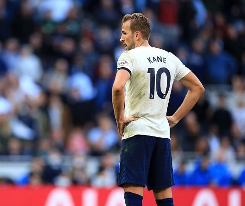 包含罗马前锋成为英雄，率队击败劲敌的词条