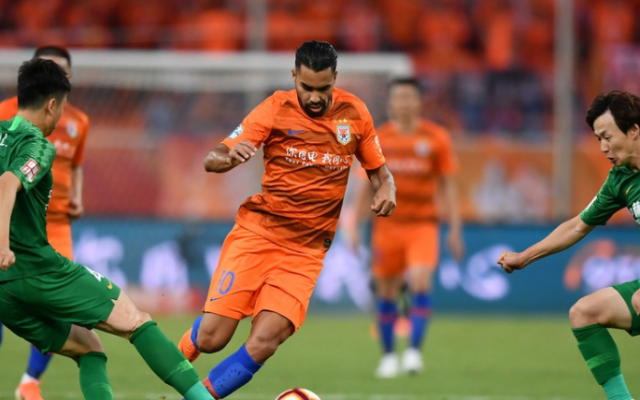 鲁能主场-小胜，紧追领头羊