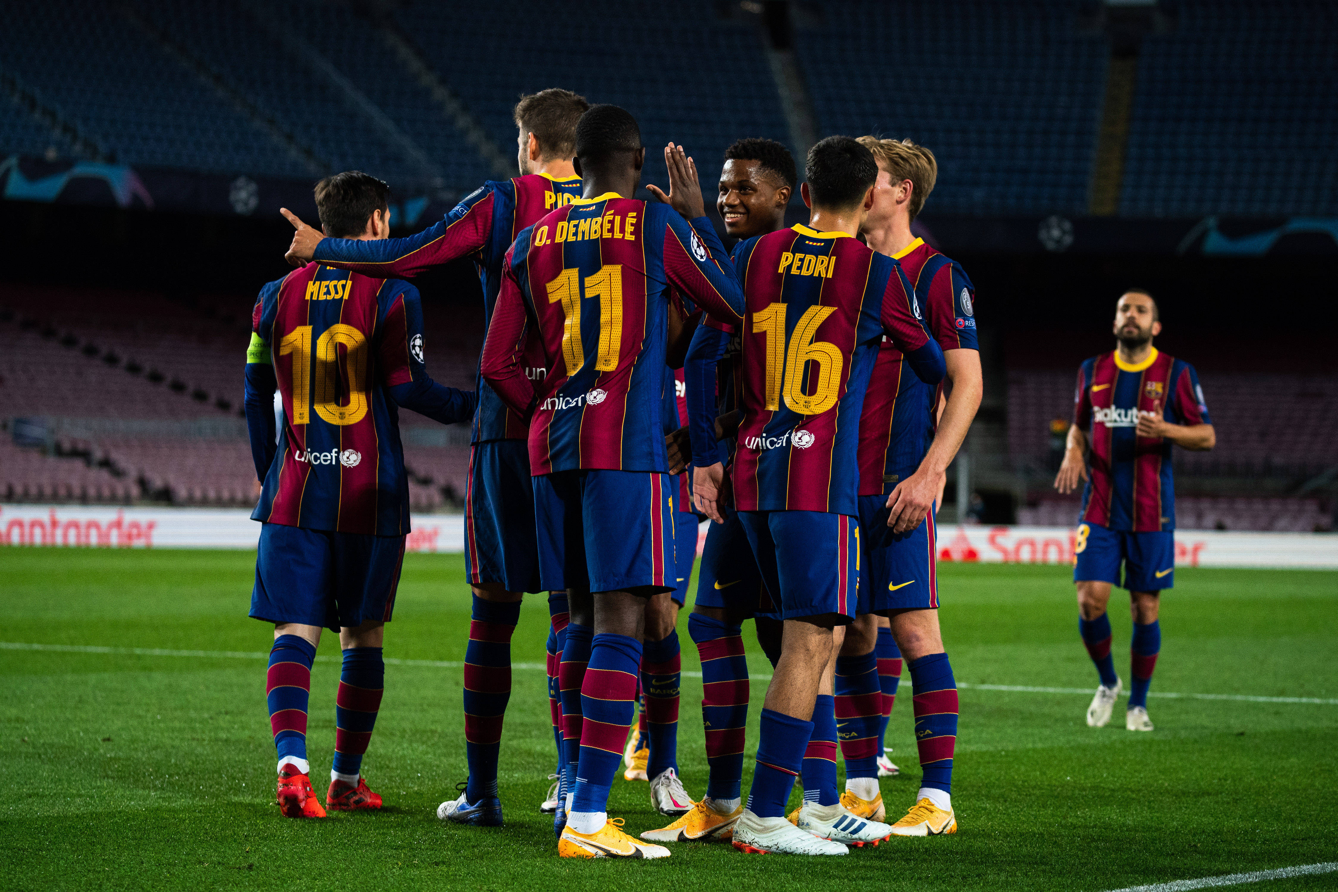 九游体育APP下载-西甲热门球队展现实力，备战欧冠赛场