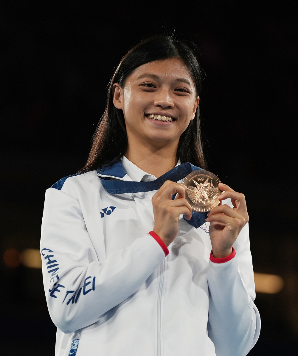 九游官网-罗马尼亚选手夺得女子拳击金牌