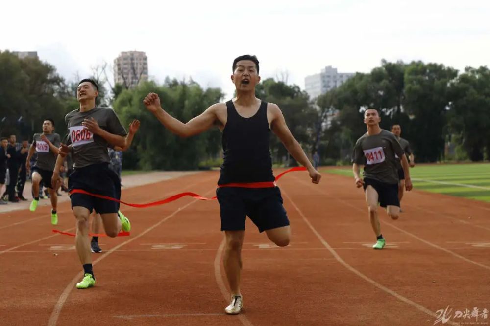 九游VIP-包含劲旅战斗在赛场，为荣誉拼尽全力的词条