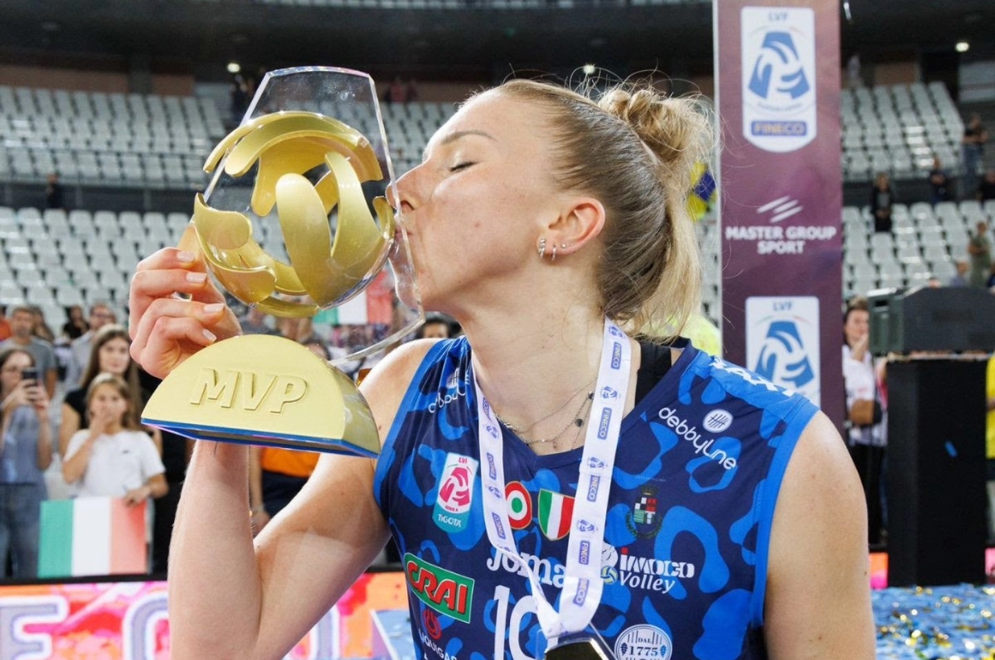 俄罗斯选手在女子排球赛中夺冠