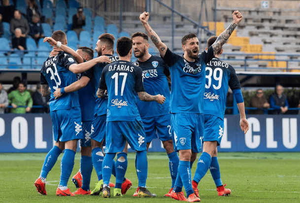 战术调整频繁,球队击败对手取得胜利 战术调整频繁,球队击败对手取得胜利