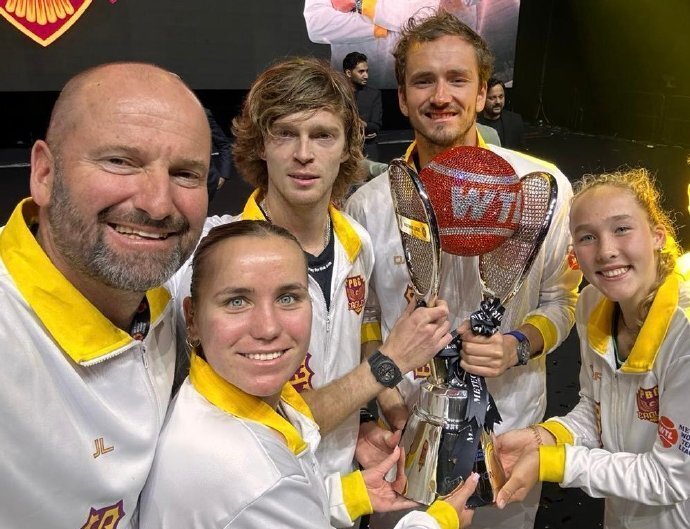 九游体育官方入口-英国网球队完胜欧洲网球队，费德勒一己之力扛起全队的简单介绍