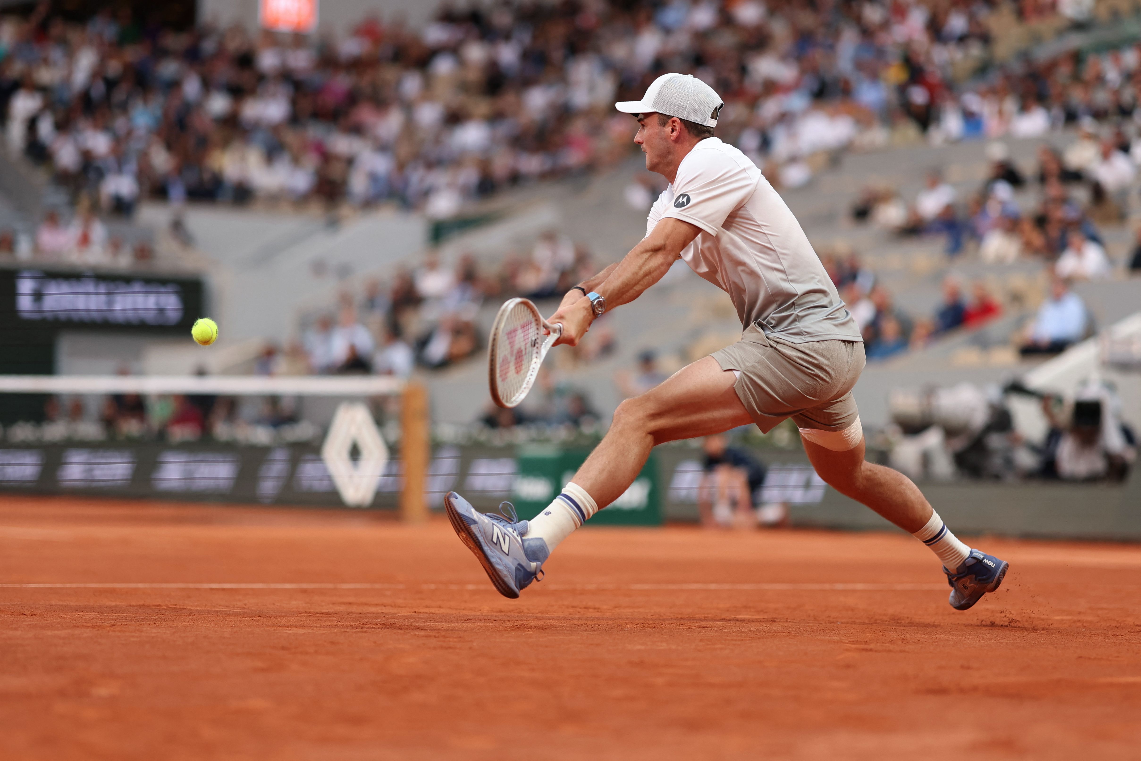 意大利网球队翻盘法国网球队，阿尔卡拉斯制霸全场