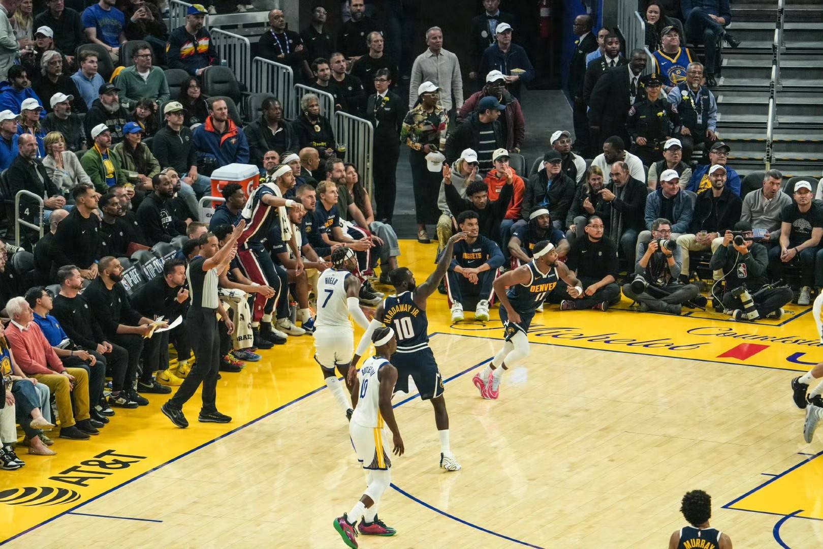 九游APP-包含勇士力克深圳队，克莱统治全场的词条