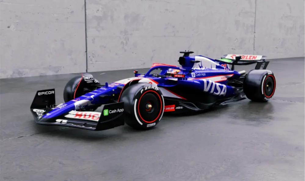 包含红牛车队横扫红牛二队，汉密尔顿状态火热的词条