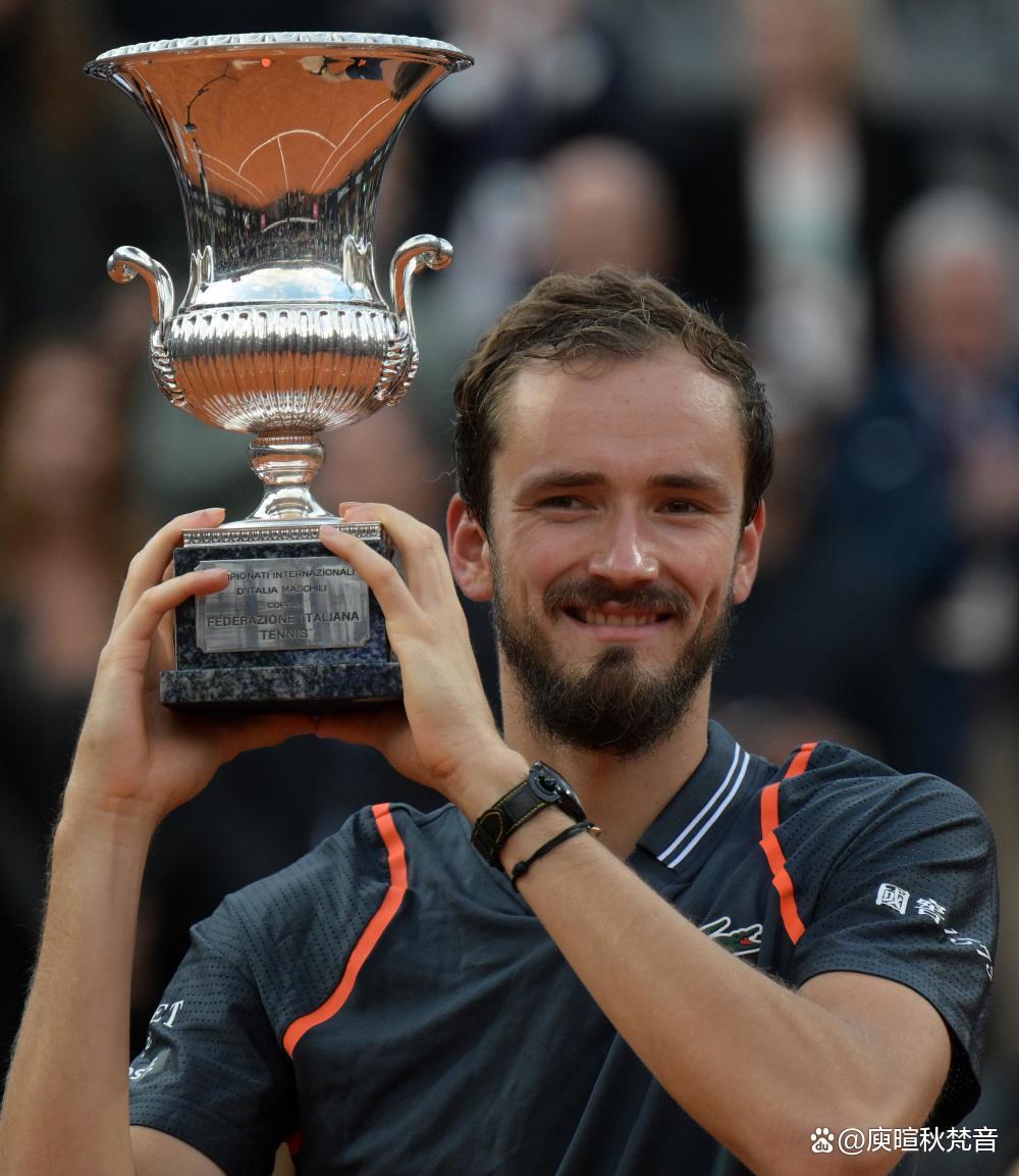 九游官网-年终总决赛横扫戴维斯杯，梅德韦杰夫点燃赛场