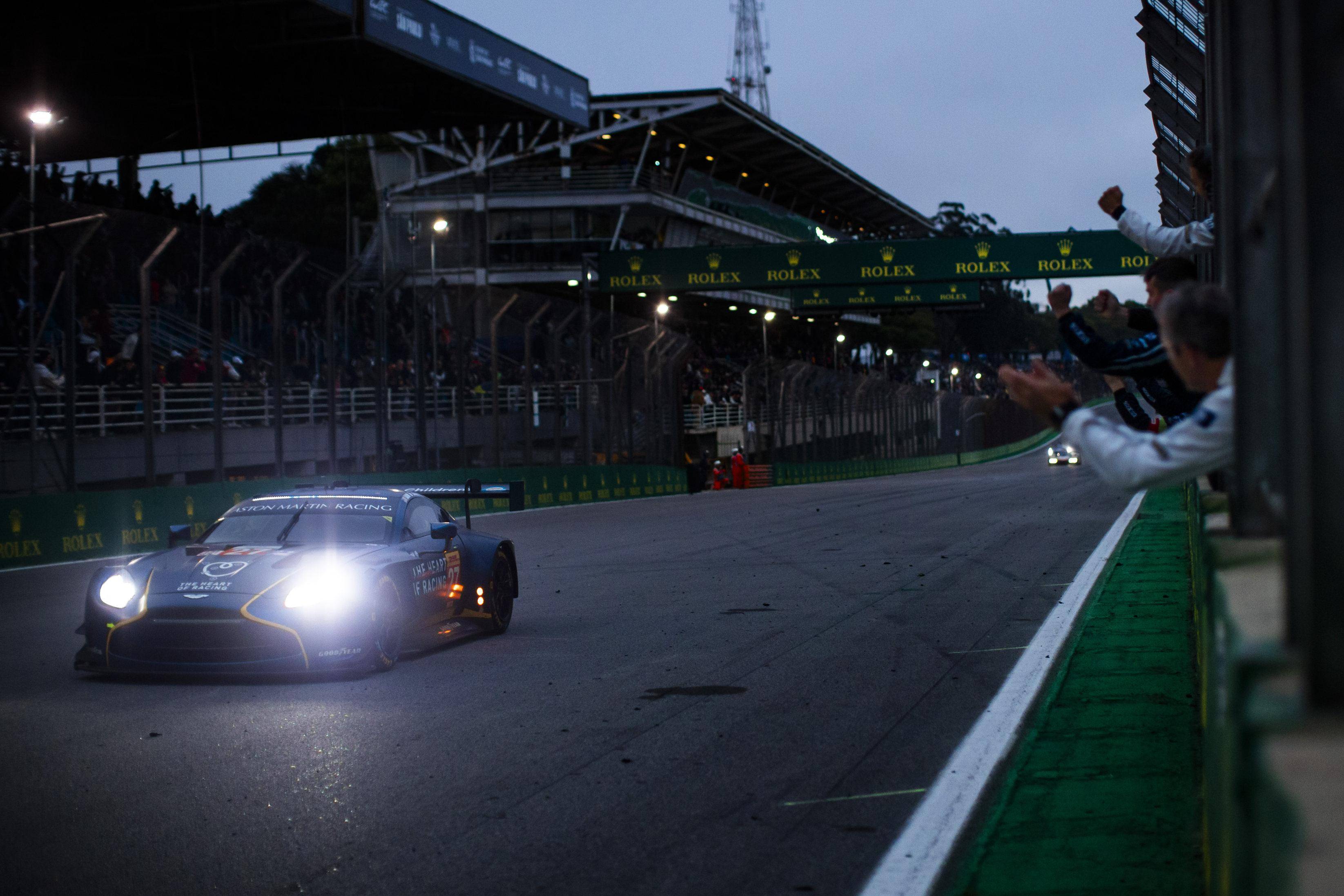 九游app下载-阿斯顿马丁碾压迈凯伦，汉密尔顿状态火热的简单介绍