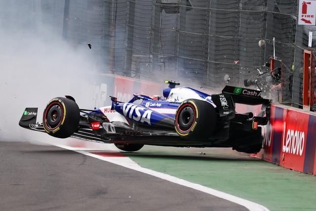 九游娱乐-雷诺车队力克红牛二队，塞恩斯刷新纪录的简单介绍