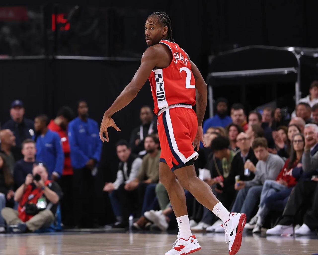 九游体育-步行者轻取湖人，伦纳德扛起全队的简单介绍